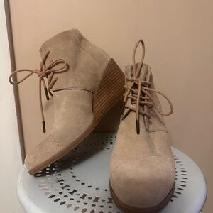 Toms Women's Tan Wedge Ankle Boots- size 9 1/2